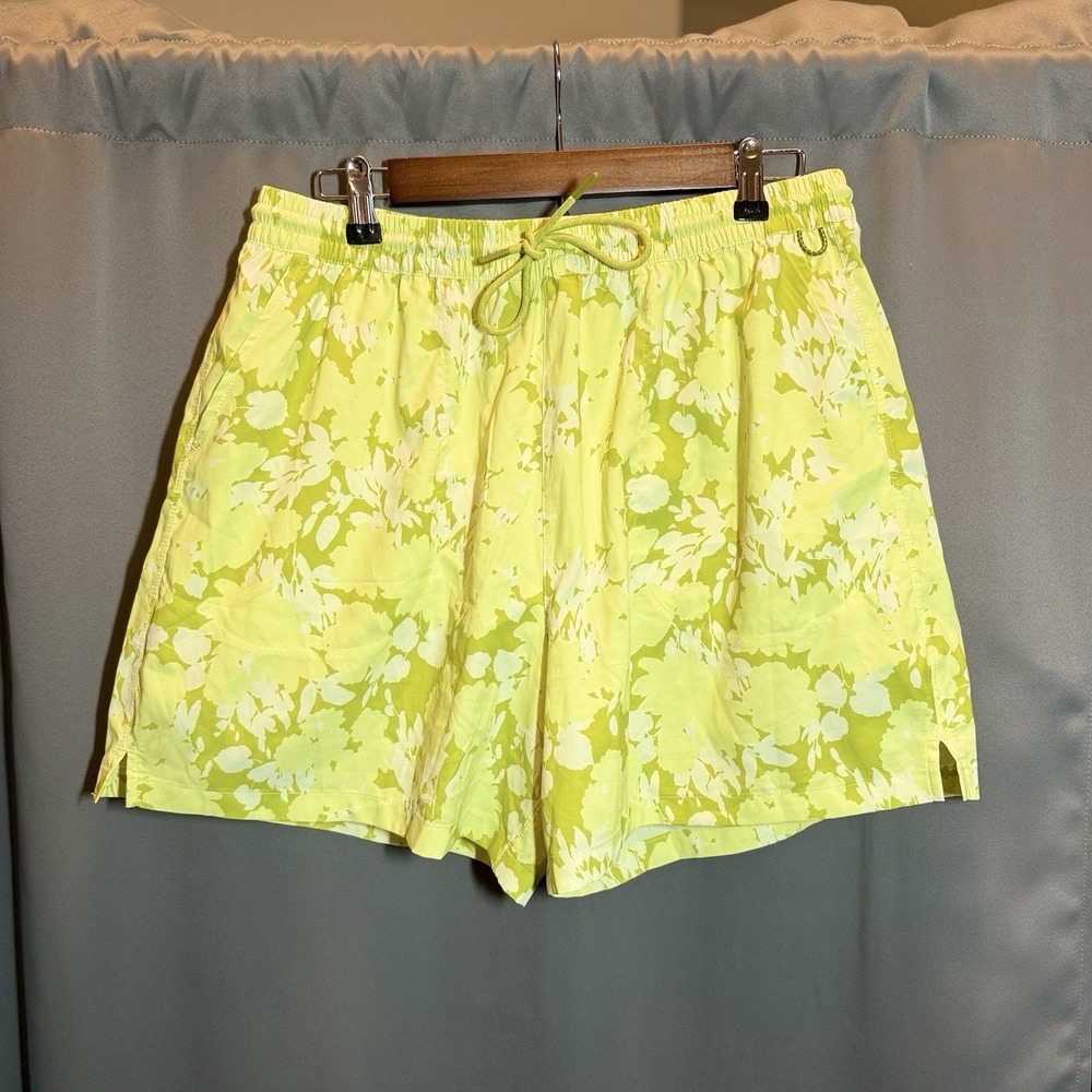 OUTDOOR VOICES Solar Cool 5" Hyper Green Floral Mesh Lined Shorts Women's Sz L